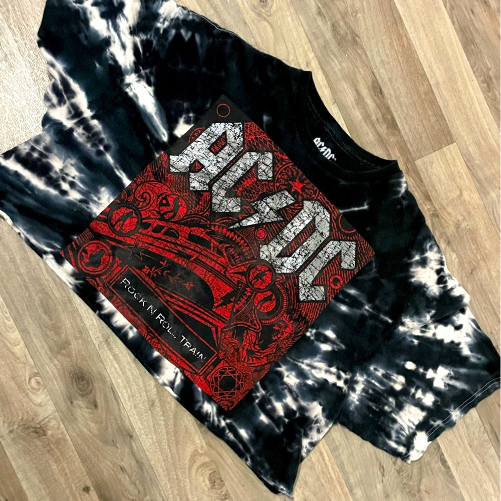 AC/DC cropped band tee